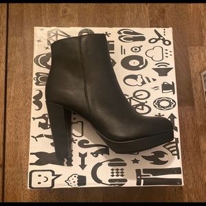 Black booties Bamboo